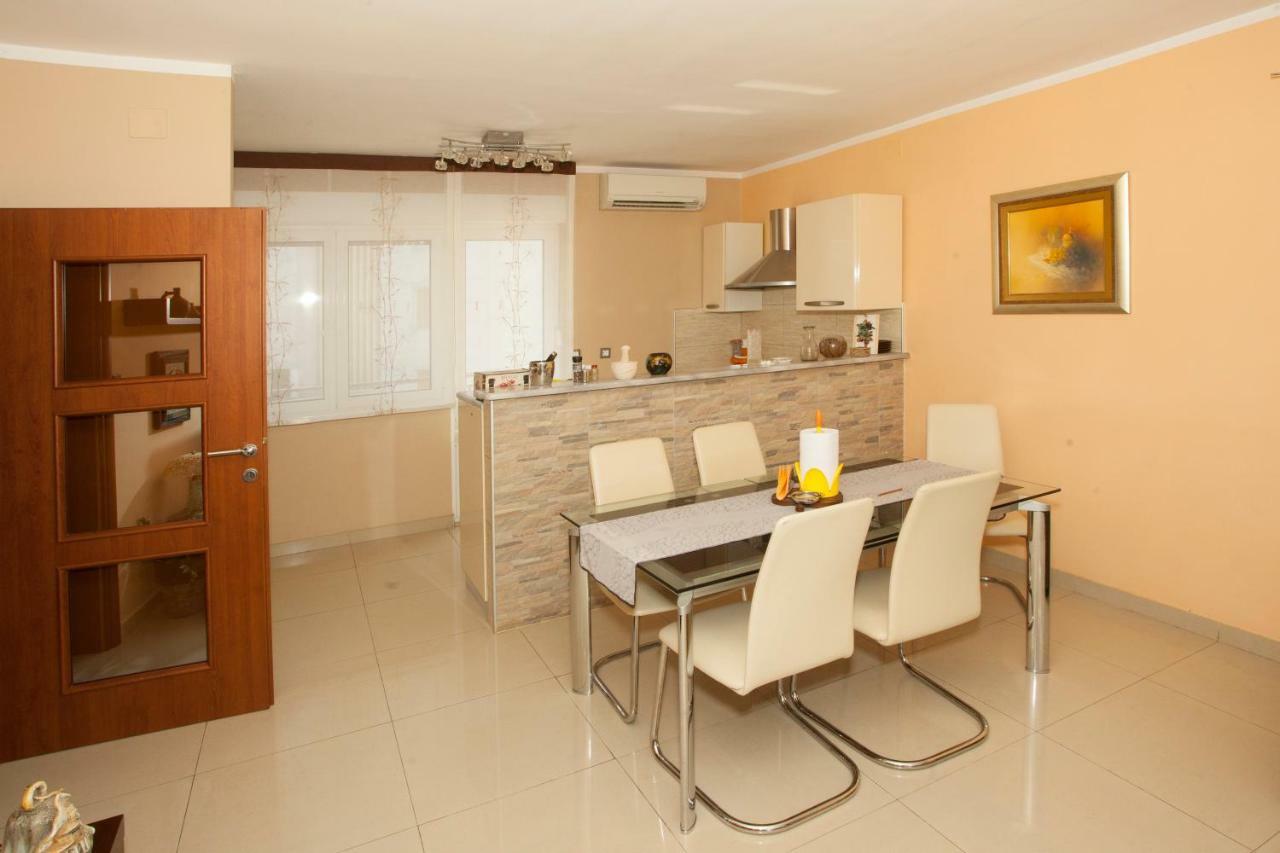 Apartment Dolores Сплит Екстериор снимка