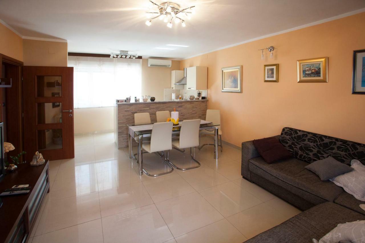 Apartment Dolores Сплит Екстериор снимка
